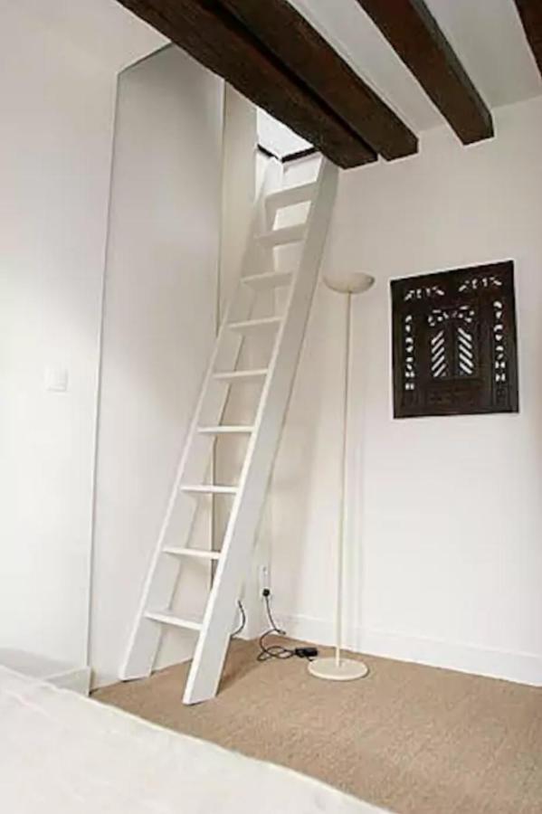 Charming Cosy Triplex In Trendy Marais Apartment ปารีส ภายนอก รูปภาพ